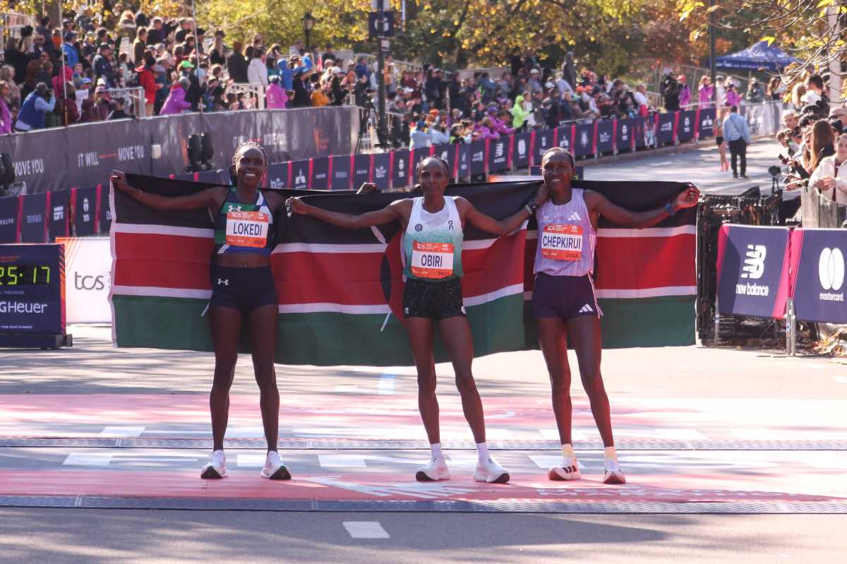 Maratón de Nueva York conquistada por kenianos Hellen Obiri y Benson Kipruto