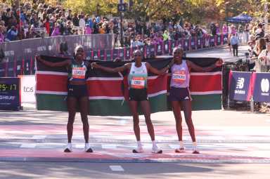 Maratón de Nueva York conquistada por kenianos Hellen Obiri y Benson Kipruto