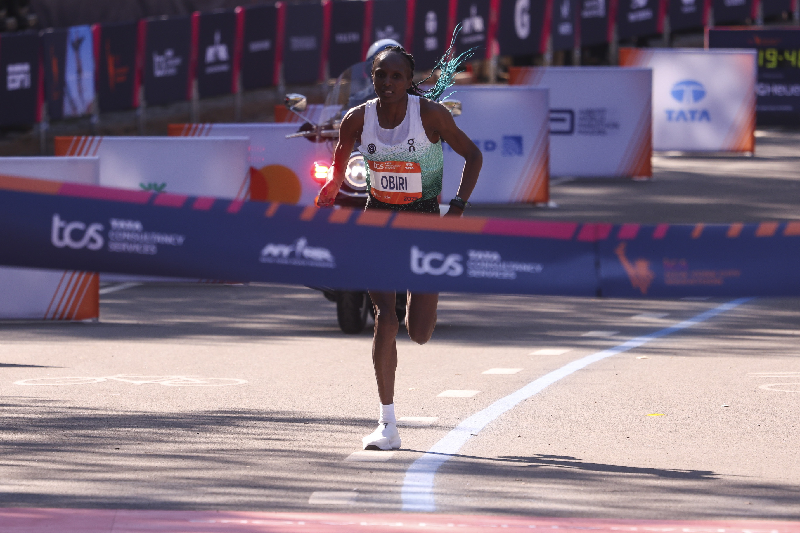 Maratón de Nueva York conquistada por kenianos Hellen Obiri y Benson Kipruto