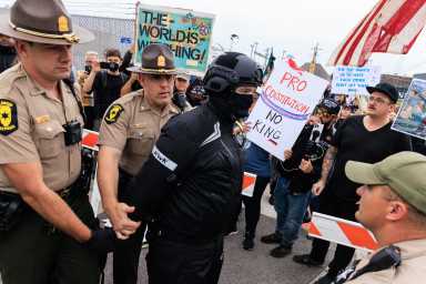 El 64 % de los hispanos en EEUU desaprueba a Trump y el 41 % teme un arresto migratorio