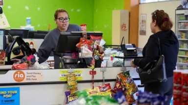 Legal Aid Society condena la propuesta de carga pública de Trump que pondría en riesgo a millones de familias inmigrantes