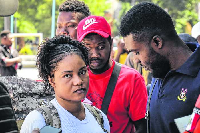 Trump afirma falsamente que los demócratas quieren $ 1,5 billones para "inmigrantes ilegales"