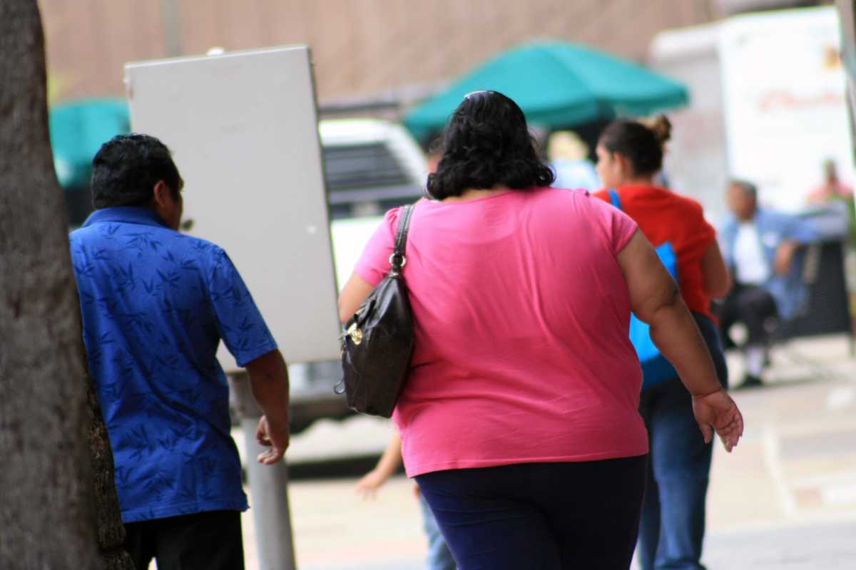 EEUU ordena negar residencia a extranjeros con problemas de salud como obesidad