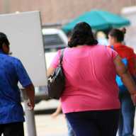 EEUU ordena negar residencia a extranjeros con problemas de salud como obesidad