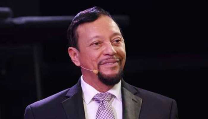 Carlos Luis Vargas, pastor general de Freeport Bible Center