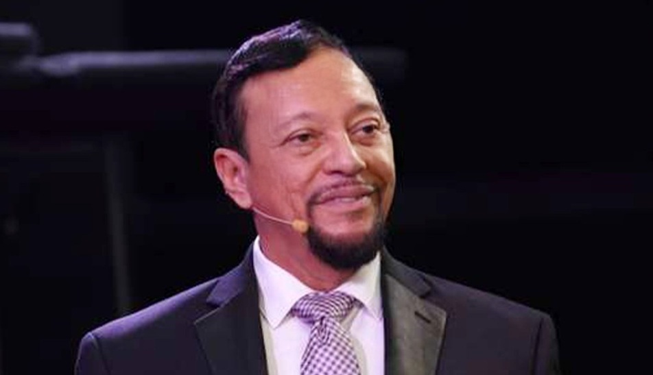 Carlos Luis Vargas, pastor general de Freeport Bible Center