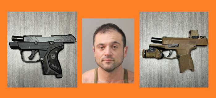 Arrestan a sujeto en Valley Stream por posesión de armas de fuego