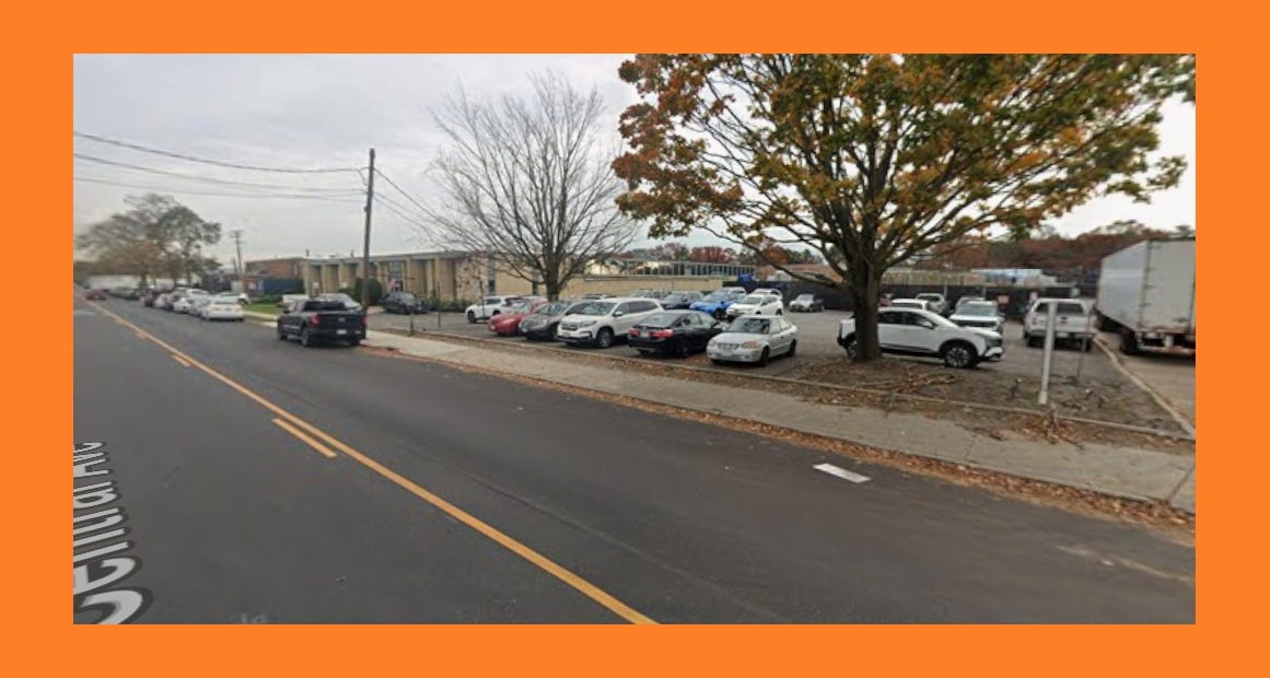 Hispano pierde tres dedos mientras limpiaba cortadora de alimentos en Suffolk