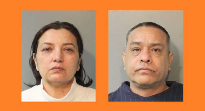 Hispanos arrestados en Nassau por robo son entregados a ICE para su deportación