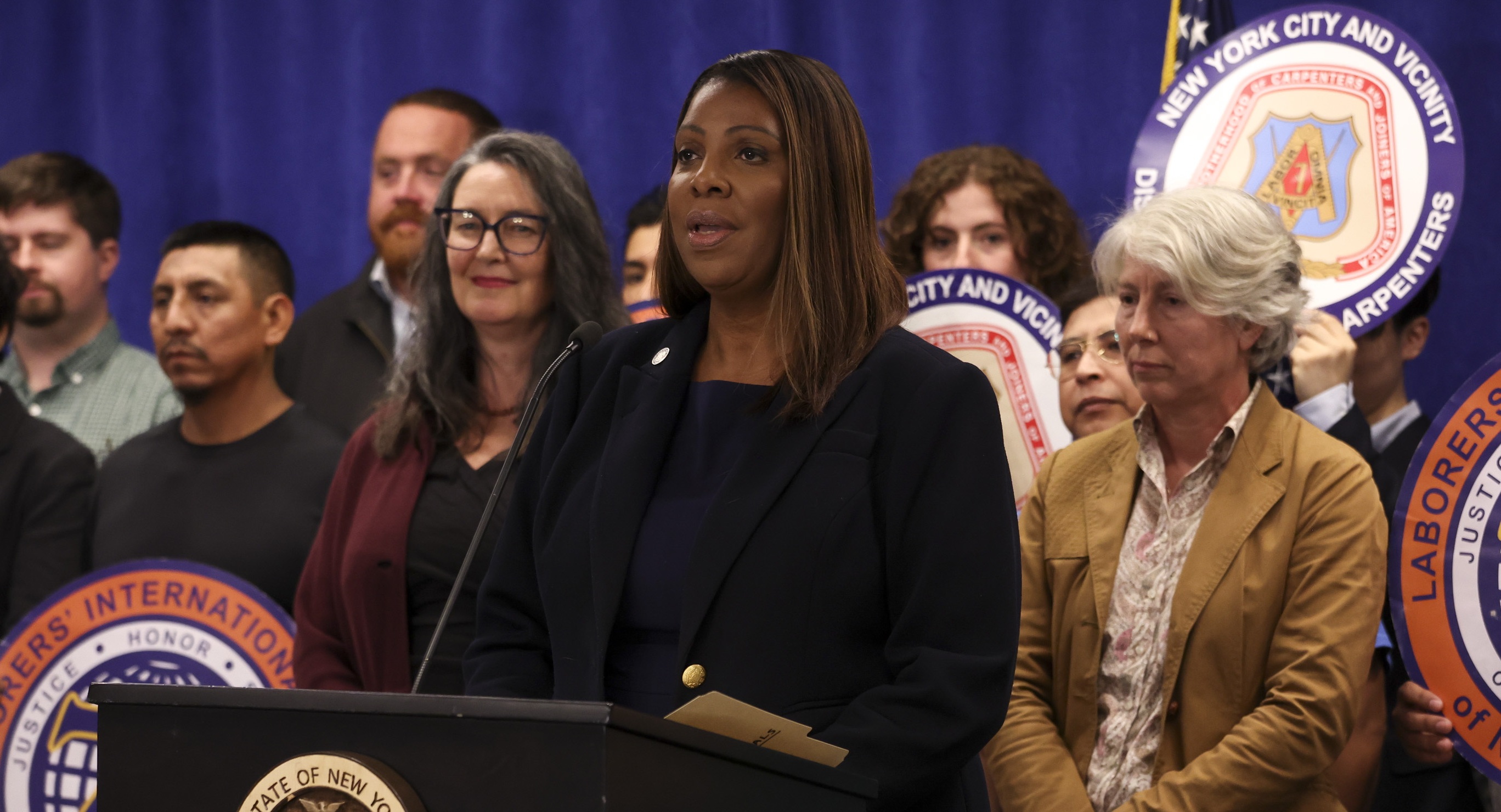 Fiscalía General de Nueva York demanda a UPS por robo de salarios a empleados temporales