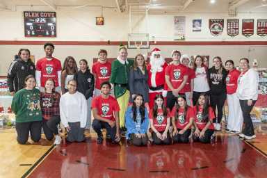 Exitosa campaña de recolección de juguetes navideños en Long Island