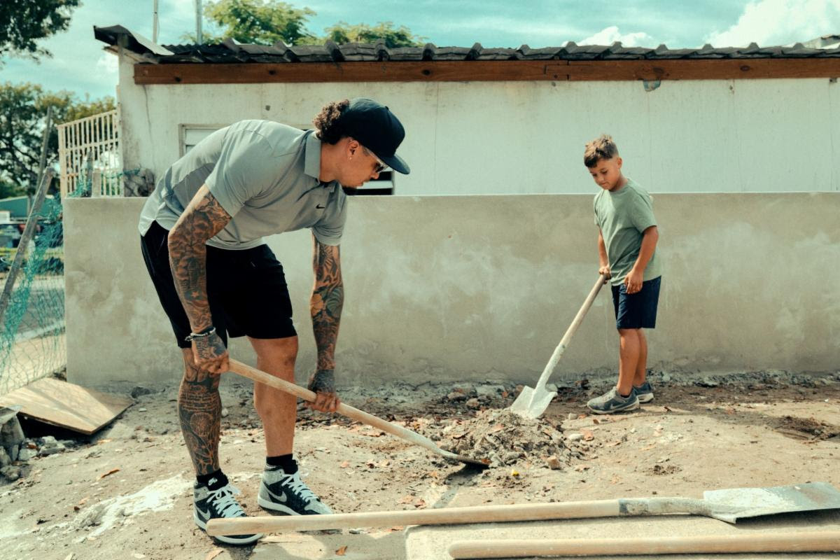 Javy Báez y su familia inician trabajos de su fundación junto a Hunger Corp