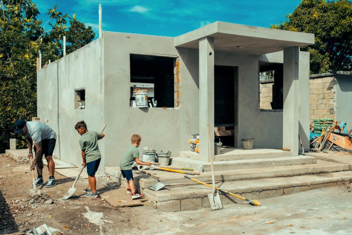 Javy Báez y su familia inician trabajos de su fundación junto a Hunger Corp