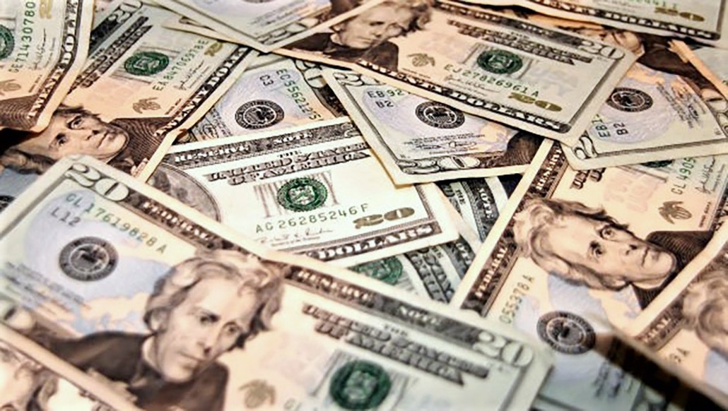 El salario mínimo aumentará a 17 dólares por hora en NYC, Long Island y Westchester