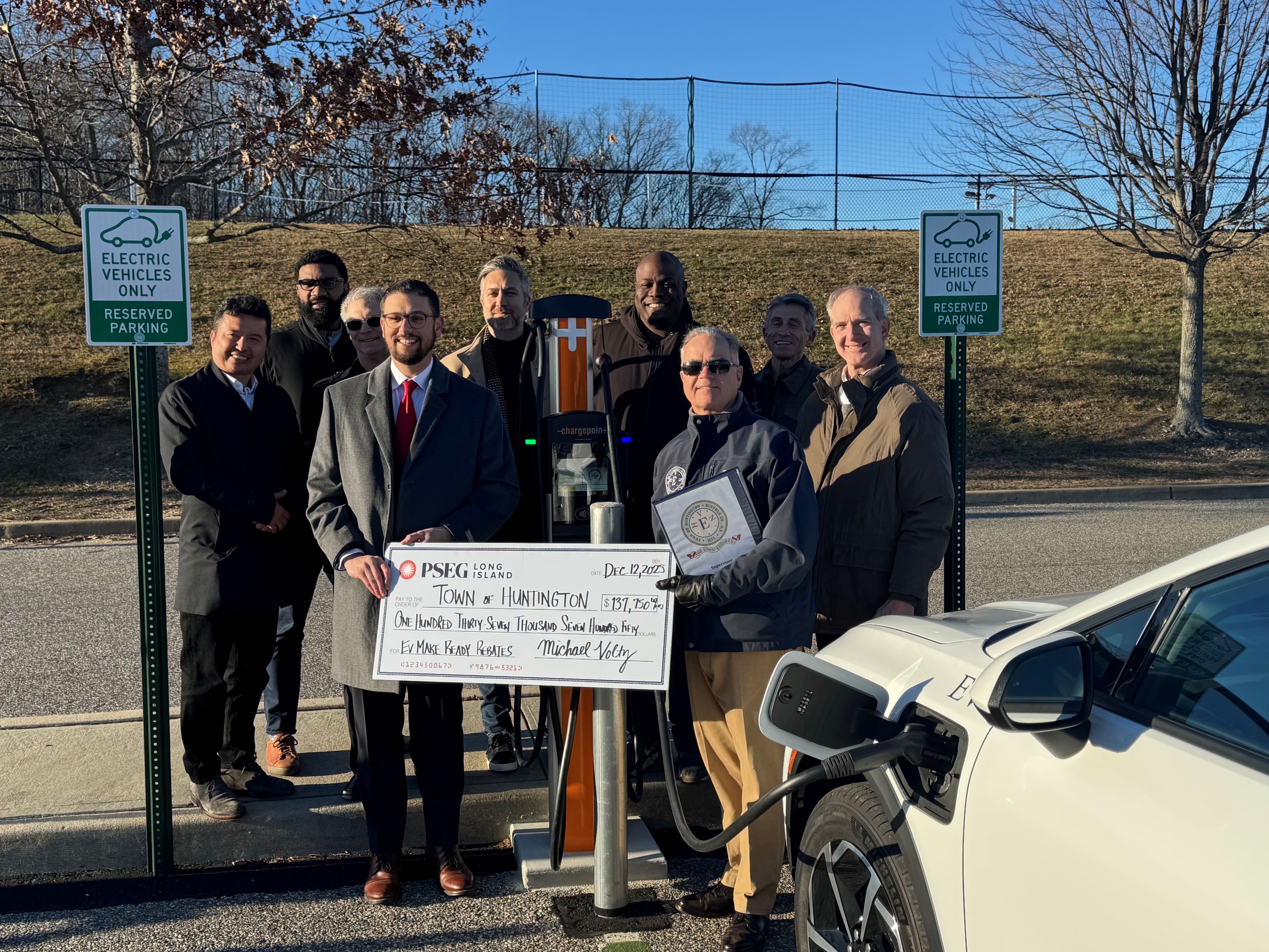 Huntington pone en marcha iniciativa de vehículos eléctricos y múltiples estaciones de carga