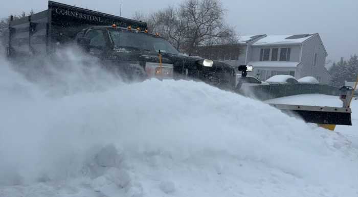 Más de 12 pulgadas de nieve cubren Long Island