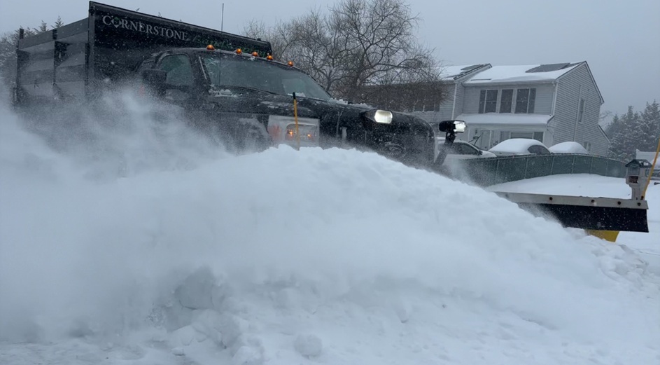 Más de 12 pulgadas de nieve cubren Long Island