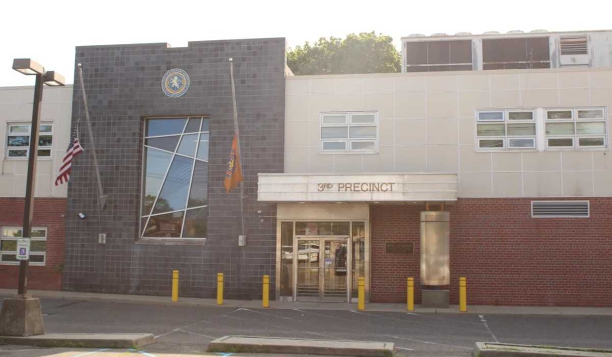 Detective del condado de Nassau, Robert Sacco, acusado de intento de delito sexual