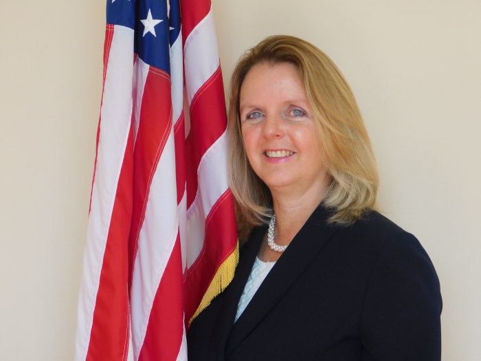 Diseñan proyecto de repavimentación de la autopista Sunrise Highway en Baldwin y Freeport