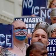 El 46 % de los estadounidenses apoya abolir ICE tras polémica en Minnesota, según encuesta