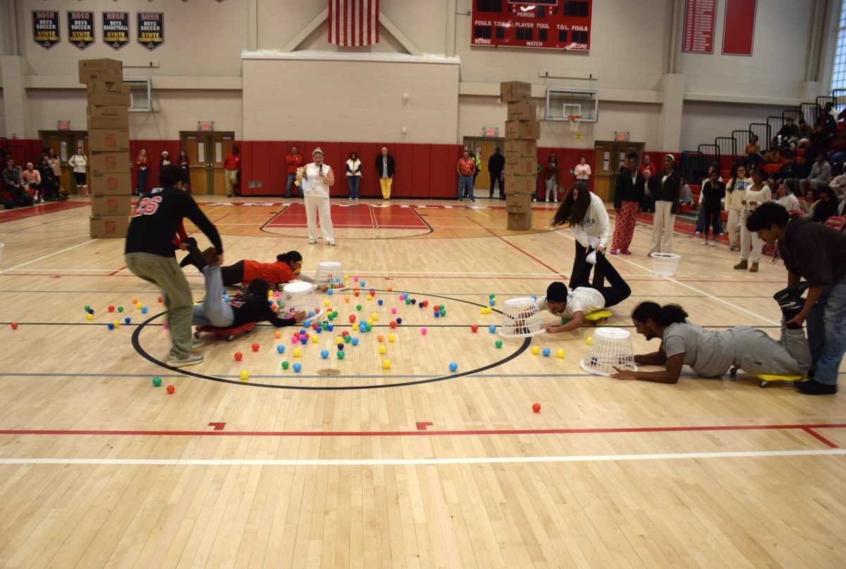 Estudiantes de Amityville Memorial High School activan la ‘Batalla de Clases’