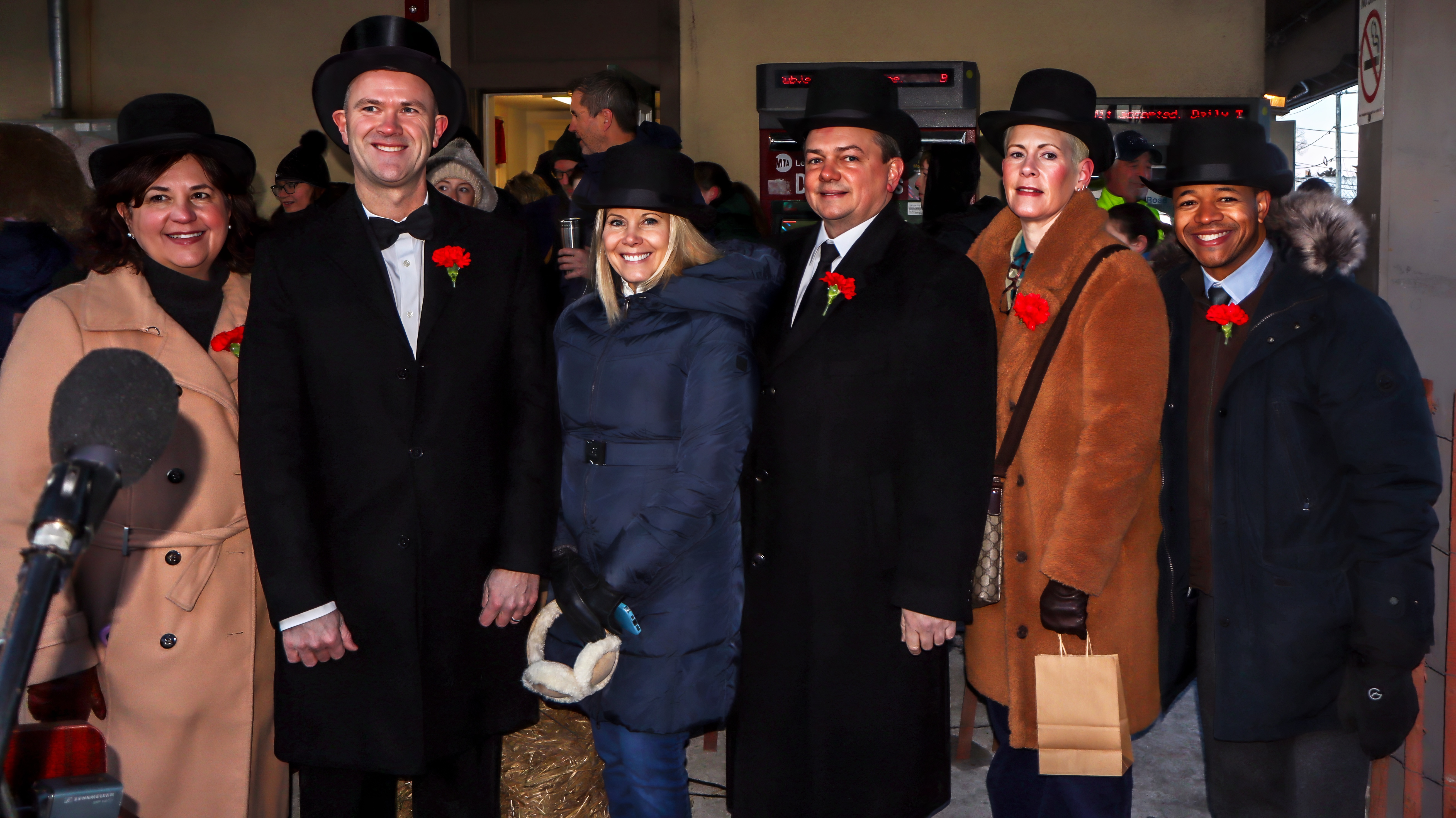 La marmota 'Malverne Mel' pronostica 6 semanas más de invierno