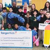 Subvención apoya la Tienda de Segunda Mano de la escuela primaria Laurel Park