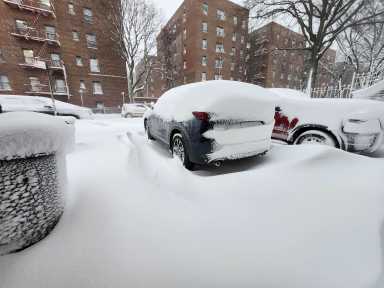 Fuerte nevada cae en NYC y Long Island: suspenden viajes y clases