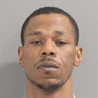 Sujeto arrestado tras robar banco en Hempstead