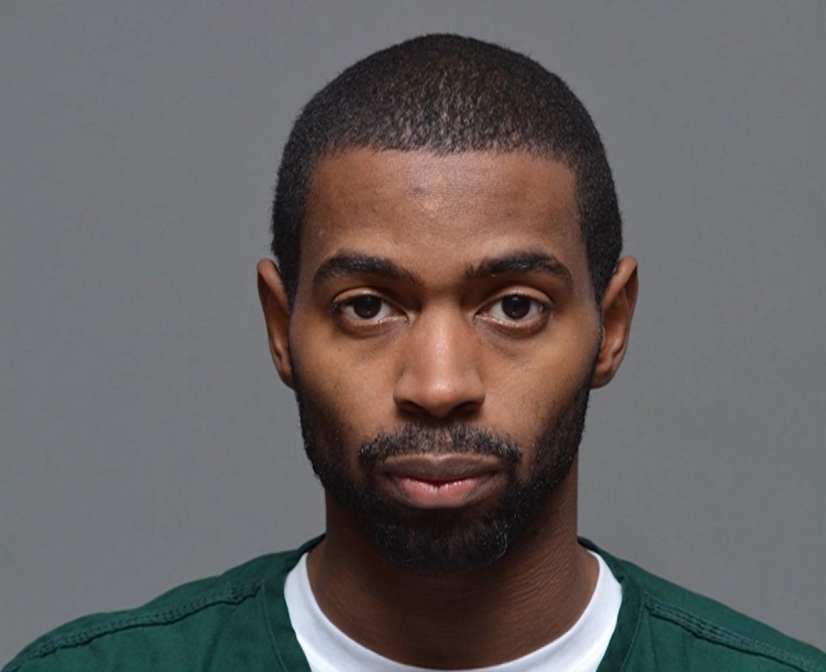 Hombre de Suffolk acusado de violar a dos chicas de 14 años a quienes contactó por Snapchat