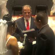 Anuncian maratón de bodas de San Valentín en Huntington este 14 de febrero