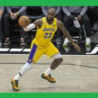 LeBron James y Luka Doncic lideran paseo de los Lakers en casa de Brooklyn Nets