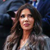 Demócratas de EEUU piden la dimisión de la Secretaria de Seguridad Nacional y acabar con el ICE