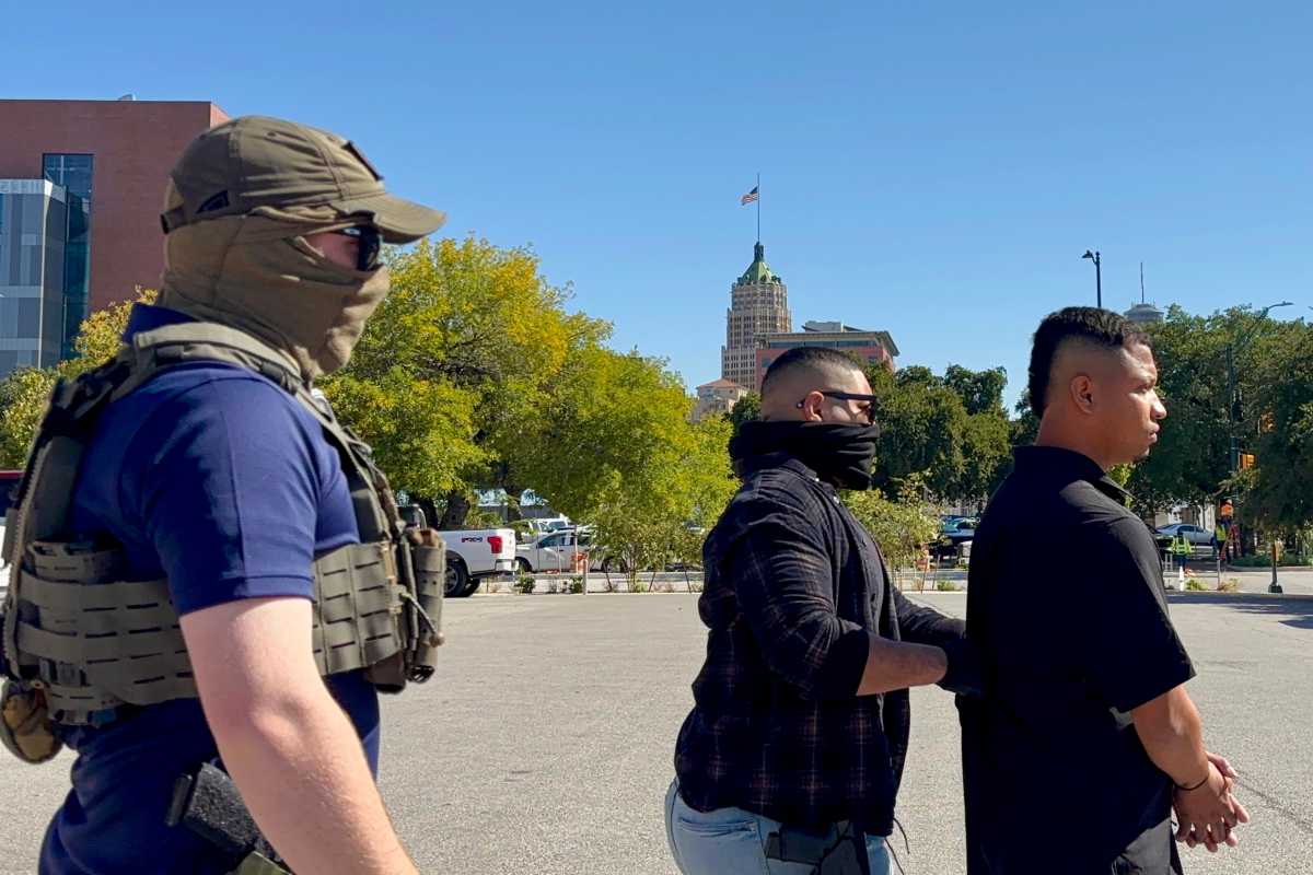 La política antimigratoria de Trump aleja a votantes republicanos, según una encuesta