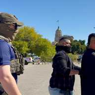 La política antimigratoria de Trump aleja a votantes republicanos, según una encuesta