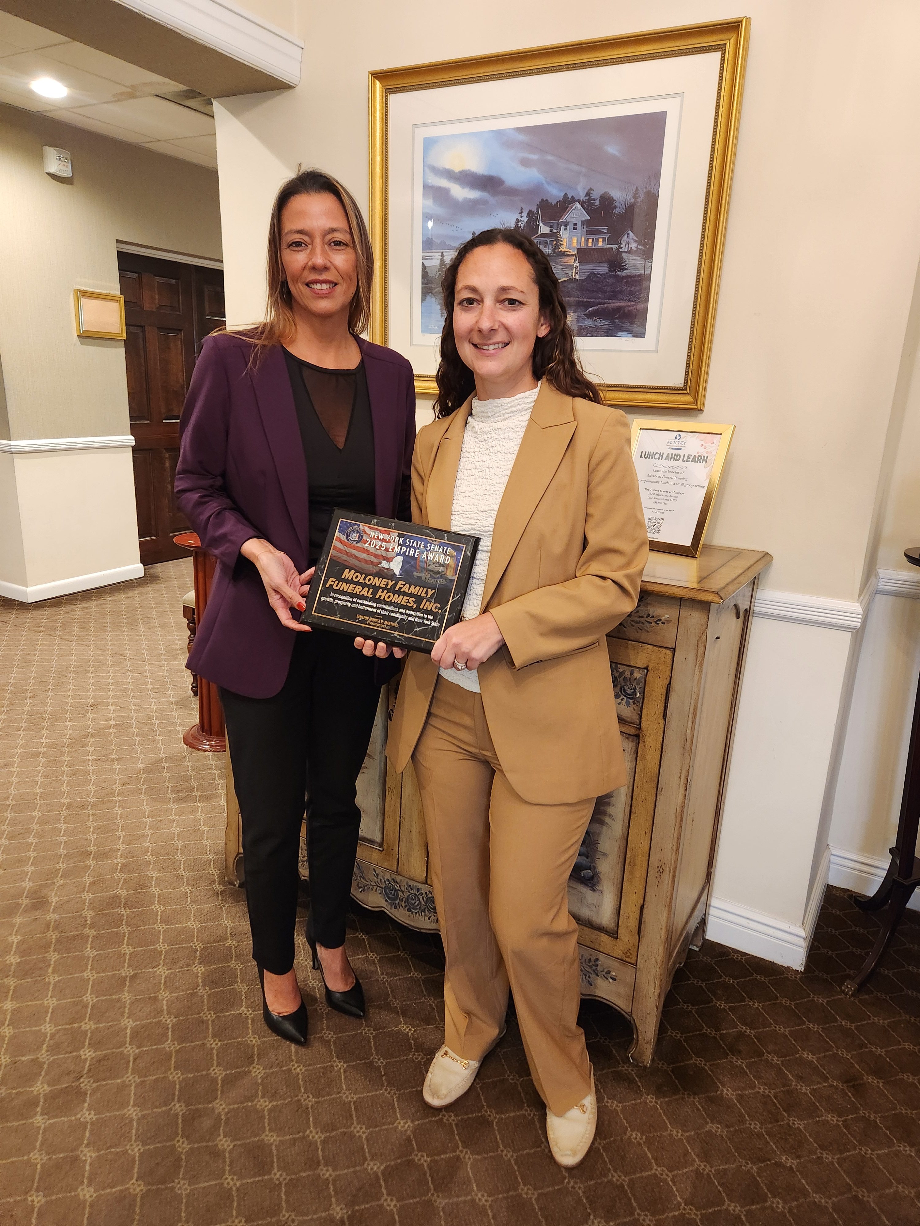 Senadora Martínez reconoce a las empresas del condado de Suffolk con los Premios Empire