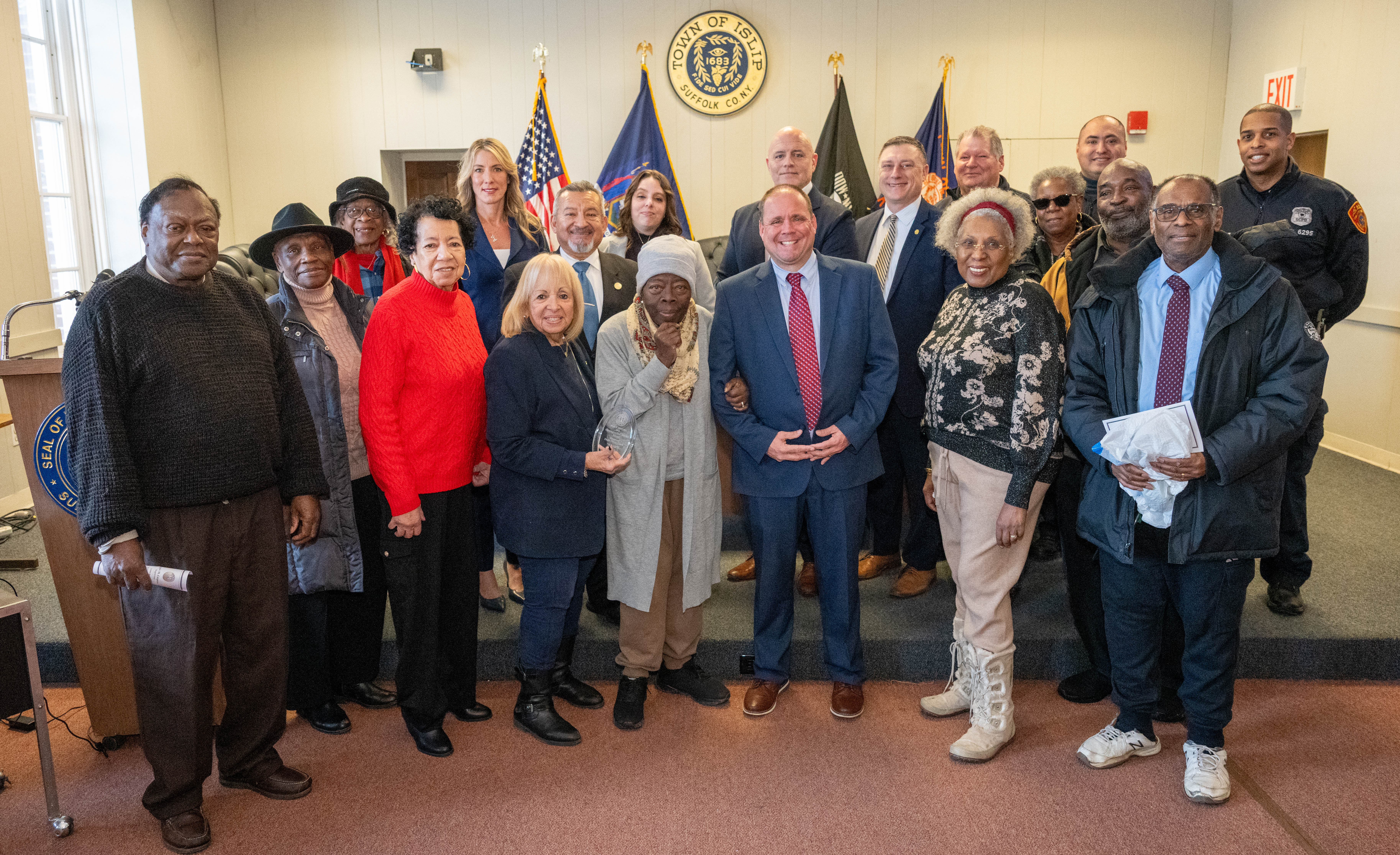 La Junta Municipal de Islip rinde homenaje al Mes de la Historia Afroamericana