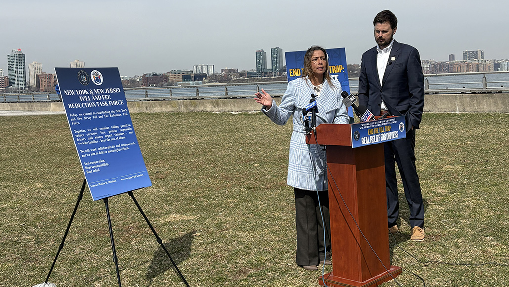 Anuncian legislación conjunta en NY y NJ para reducir las onerosas tasas y multas a los automovilistas