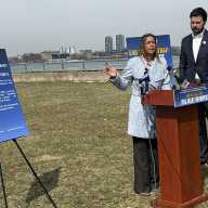 Anuncian legislación conjunta en NY y NJ para reducir las onerosas tasas y multas a los automovilistas