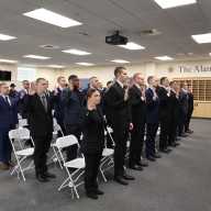 Juramentan 35 reclutas de la Oficina del Sheriff del condado de Suffolk