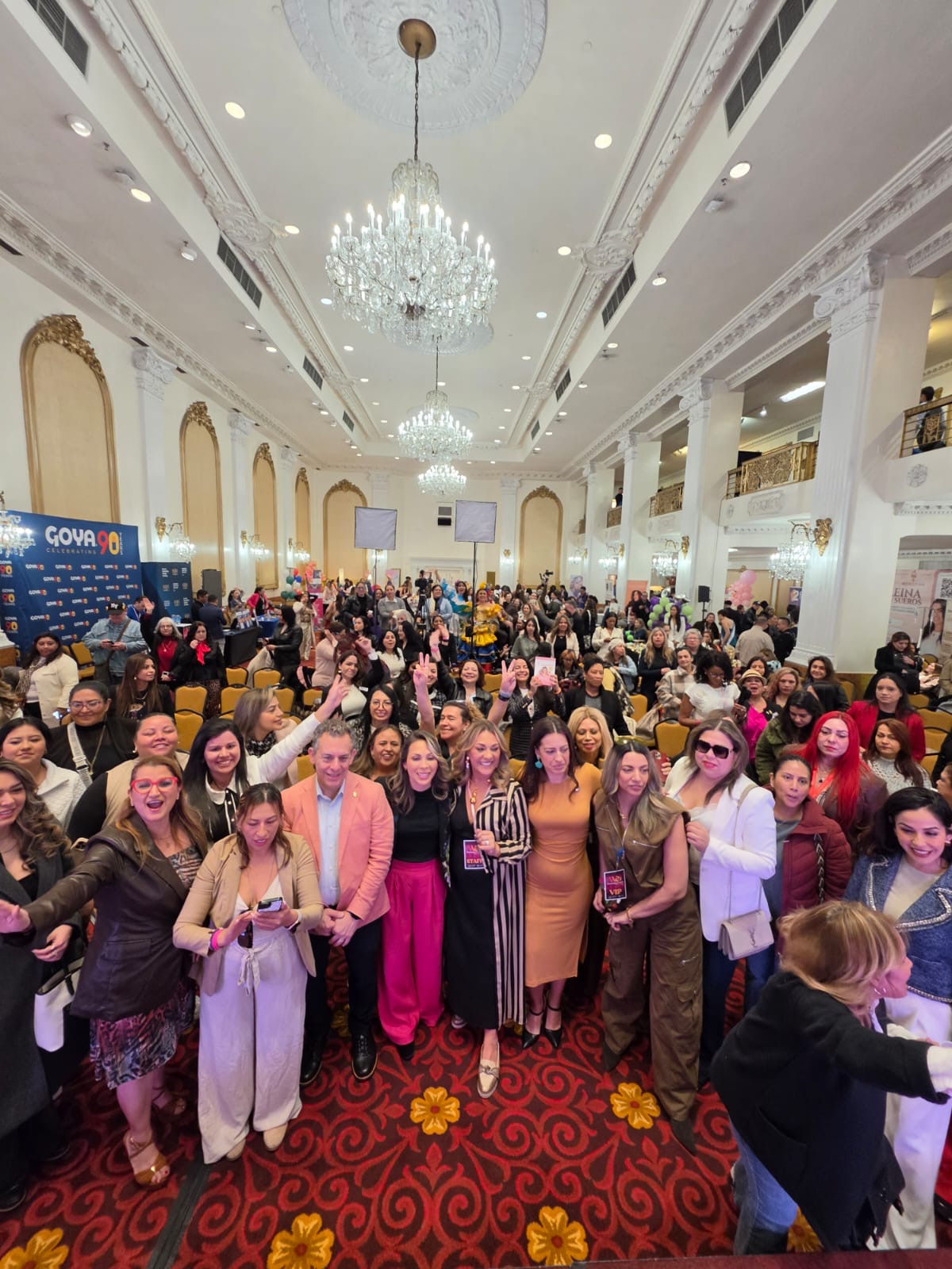 Woman Empowerment brillante evento que impulsa negocios y liderazgo de mujeres