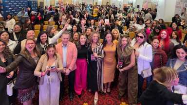 Women Empowerment brillante evento que impulsa negocios y liderazgo de mujeres