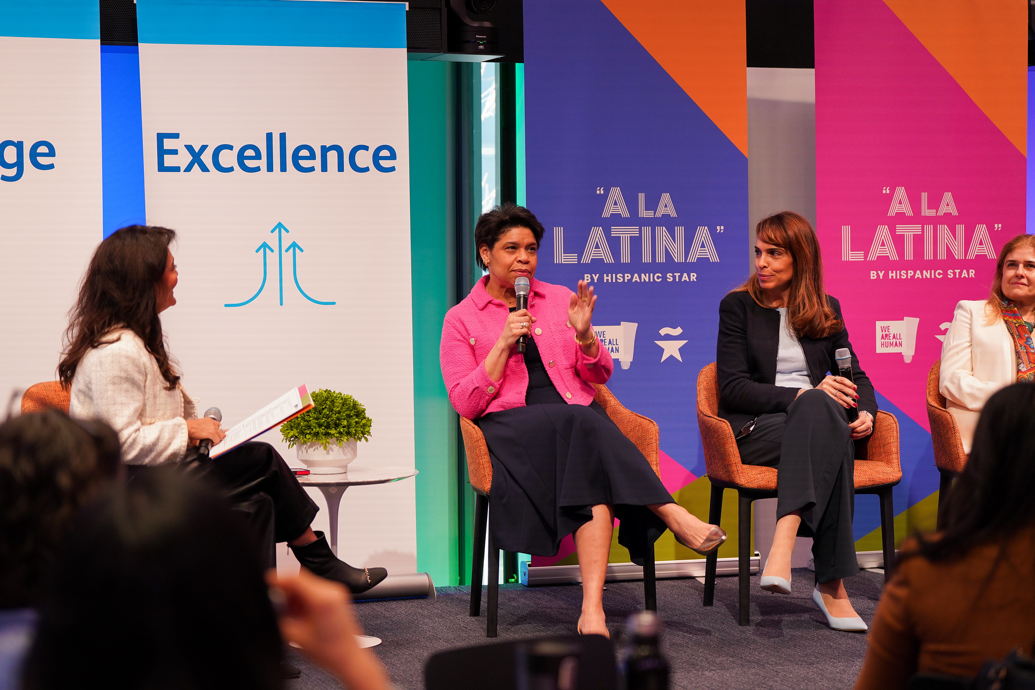 A LA LATINA Summit