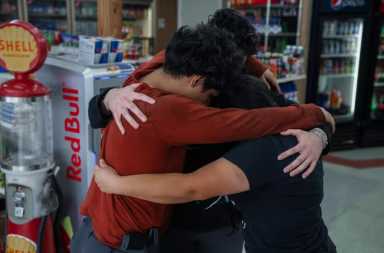 Estado de Nueva York amplía la línea directa para atender a más inmigrantes