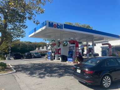 ¿Por qué los precios de la gasolina en el condado de Nassau son tan altos en medio de la guerra en Irán?