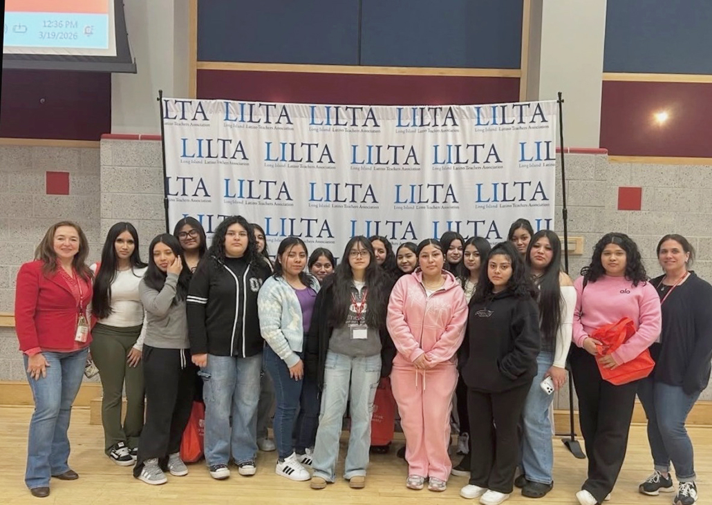 Estudiantes de Amityville Memorial High School asisten a conferencia para mujeres de LILTA