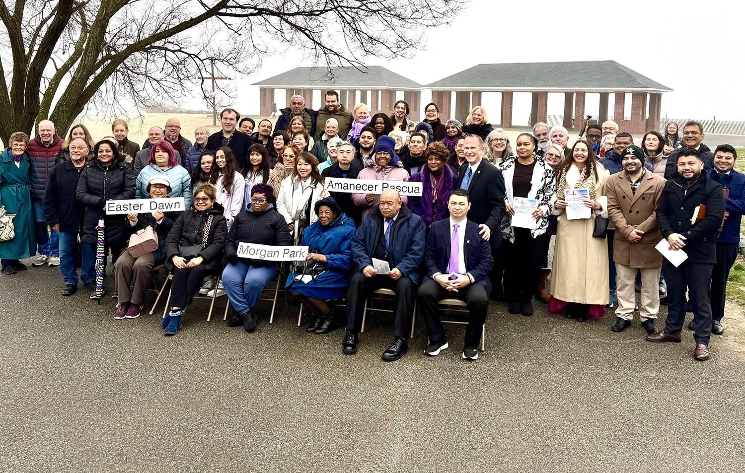 El 10mo. Servicio anual de Pascua al Amanecer une a la comunidad en Glen Cove