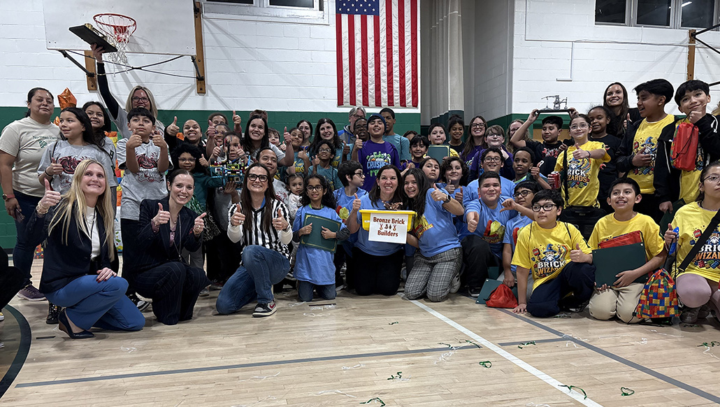 Estudiantes de Brentwood brillan en el Lego League Challenge