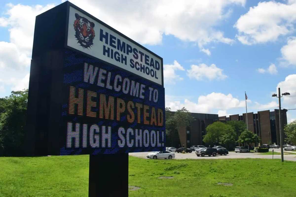 Mujer imputada por el robo de más de $3,5 millones al Distrito Escolar de Hempstead