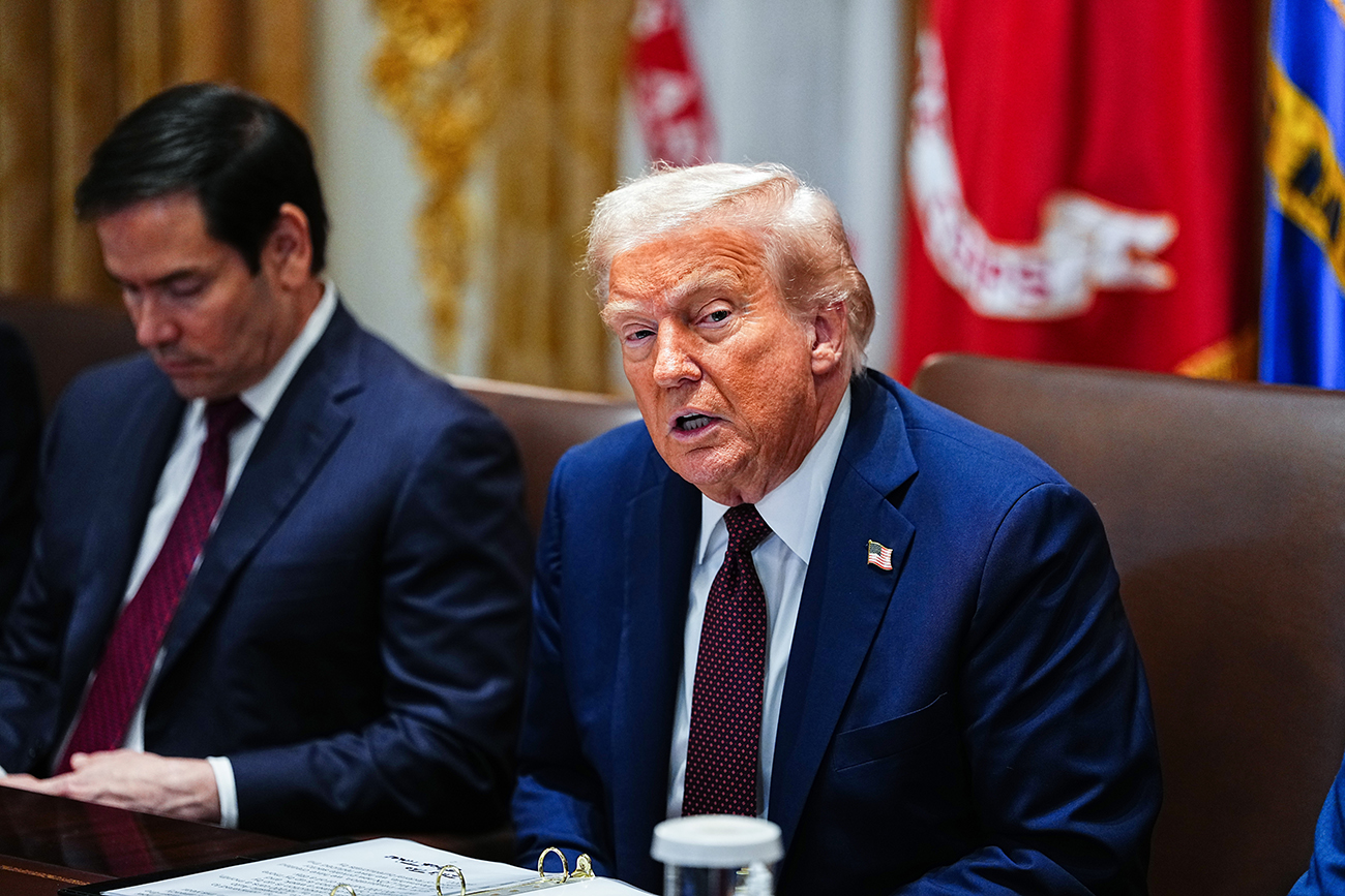 Trump firma orden ejecutiva para limitar votación el voto a distancia